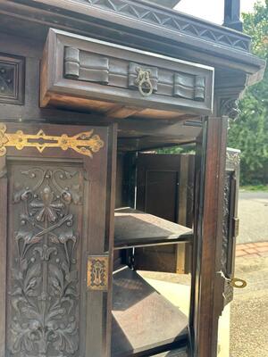 Cabinet style Gothic - Style en Wood / Glass / Brass / Bronze, France 19 th century