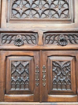 Cabinet  style Gothic - Style en Oak wood, Belgium 19 th century