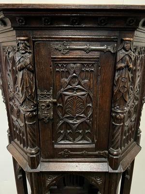 Cabinet  style Gothic - style en Oak wood, France 19 th century