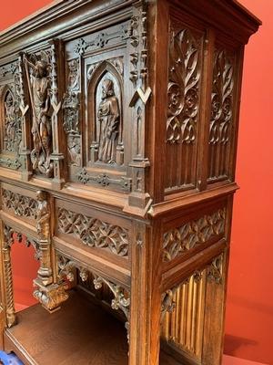 Cabinet With Imaginations Of St. Michael & The 4 Evangelists style Gothic - style en Oak wood, France 19th century