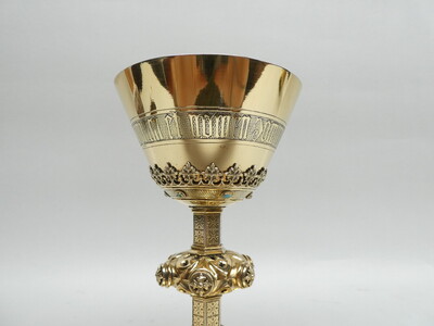 Chalice By: Jean-Baptiste Van Damme ( 1863 - 1917 ) style Gothic - Style en Full - Silver / Silver Marks Present / Stones, Bruges - Belgium  19 th century