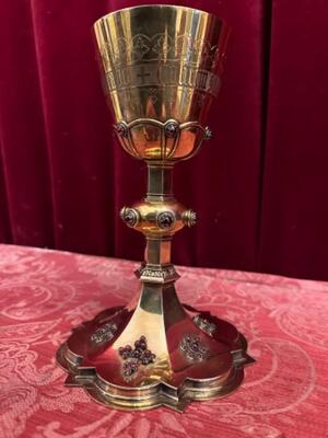 Chalice Not Cleaned Yet. Tekst Cuppa : Calidem Salutaris Accipiam Et Nomen Dominis Invocab style Gothic - Style en Full - Silver / Stones / Rubins , Birningham United Kingdom 19 th century ( Anno 1865 )