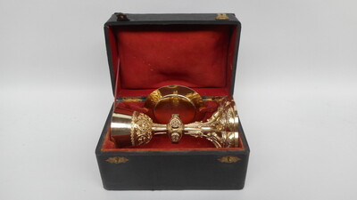 Chalice With Original Case Paten & Spoon  style Gothic - style en Full - Silver, Belgium 19th century