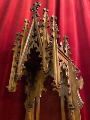 Chapel style Gothic - Style en Walnut wood / Red Velvet, France 19 th century ( Anno 1890 )