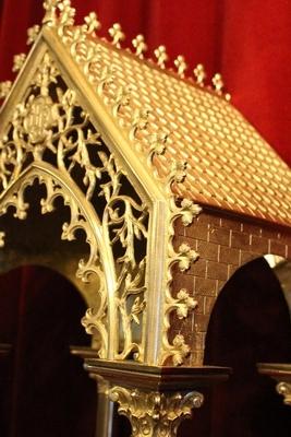 Chapel style Gothic - style en Brass / Bronze / Polished and Varnished, France 19th century