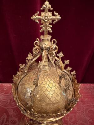 Ciborium style Gothic - Style en Brass / Gilt / Stones, Belgium  19 th century ( Anno 1878 )