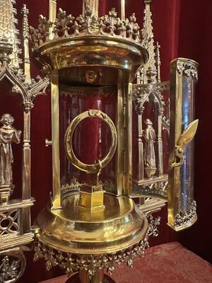 1 Gothic - Style Cillinder Monstrance