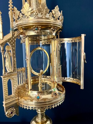 1 Gothic - Style Cillinder Monstrance
