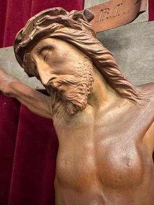Corpus With Cross style Gothic - Style en Hand - Carved Wood Walnut, France 19 th century ( Anno 1865 )