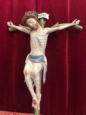 1 Gothic - style Corpus With Cross