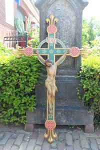 Corpus With Cross. Cross From Wood Polychrome style Gothic - style en plaster polychrome, France 19th century