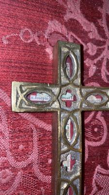 Cross - Reliquary Relics :  St. Joseph. St. Anthony Padua. S. Dominici. S. Philomena. S. Vincentii Ferrerii. S. Catharina Siena. style Gothic - style en Bronze, Italy  19 th century ( Anno 1850 )