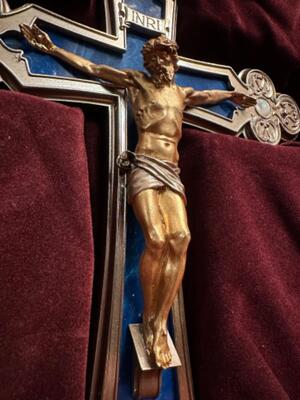 Cross With Corpus Christi  style Gothic - Style en Brass / Bronze / Semi-Precious Gem - Stones, Italy 20 th century