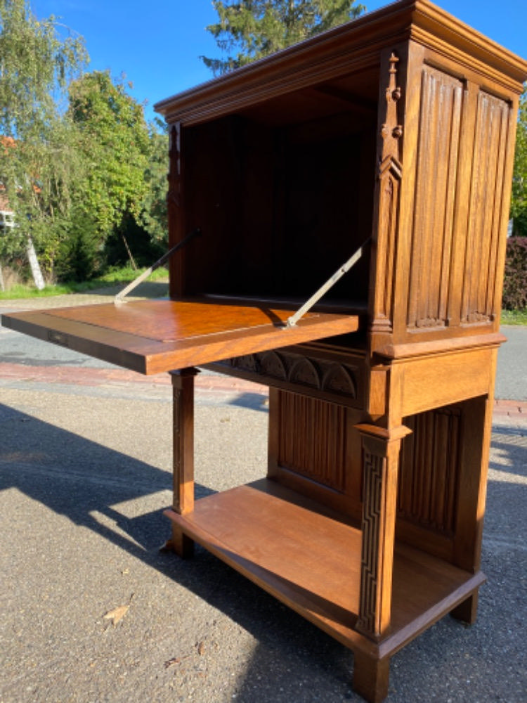 1 Gothic - style Desk - Cabinet