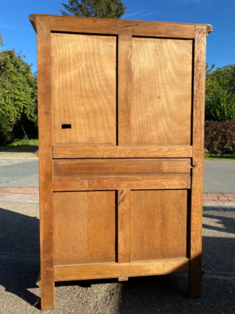 1 Gothic - style Desk - Cabinet