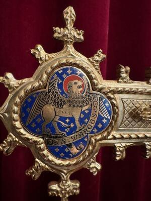 Exceptional Altar -Cross style Gothic - Style en Brass / Bronze / Polished and Varnished / Enamel / Stones, Belgium  19 th century ( Anno 1865 )