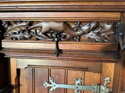 Exceptional Cabinet style Gothic - Style en Wood Walnut, France 19 th century