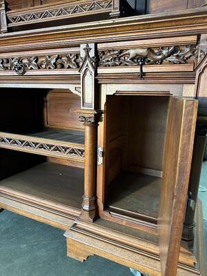 Exceptional Cabinet style Gothic - Style en Wood Walnut, France 19 th century