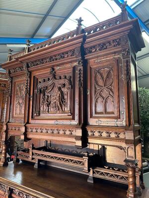 Exceptional Cabinet style Gothic - Style en Wood Walnut, France 19 th century