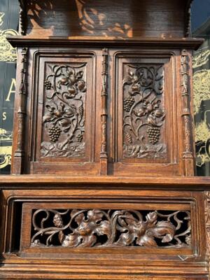 Exceptional Cabinet With 4 Evangelists  style Gothic - Style en Fully Hand - Carved Oak wood, France 19 th century ( Anno 1885 )
