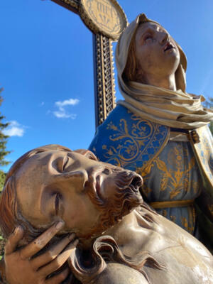 Exceptional Very Large Pieta / Golgotha Scene style Gothic - style en Fully Hand - Carved Wood , Mechelen - Belgium 19 th century ( Anno 1865 )