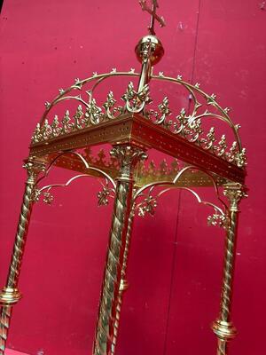 Exposition Chapel style Gothic - Style en Brass / Bronze / Polished and Varnished, France 19 th century ( Anno 1875 )