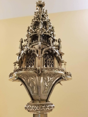 Extreme Unique Large High Quality Reliquary. Weight : 3139 Grs.  style Gothic - style en full silver, France 19 th century (1855)