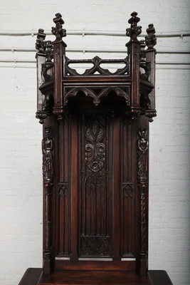 Gothic Credance Cabinet  style Gothic - style en Oak wood, France 19 th century ( Anno 1890 )