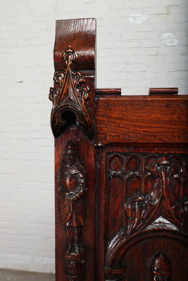 Gothic Hall Bench style Gothic - style en Oak wood, Belgium 19 th century