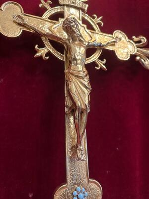 1 Gothic - Style Hanging Cross