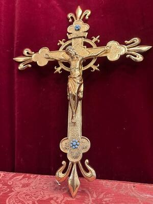 1 Gothic - Style Hanging Cross