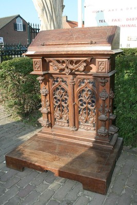 Kneeler style Gothic - Style en Oak wood, Belgium  19 th century ( Anno 1865 )