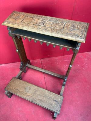 Kneeler style Gothic - Style en Wood Oak, Belgium  19 th century ( Anno 1865 )