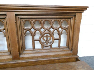 Kneeler  style Gothic - Style en Oak wood, Belgium  19 th century