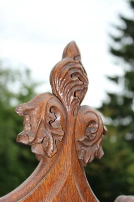Kneeler style Gothic - style en Oak wood, Belgium 19 th century