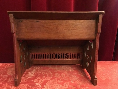 Missal Stand style Gothic - style en Oak wood, Belgium 19th century ( anno 1890 )