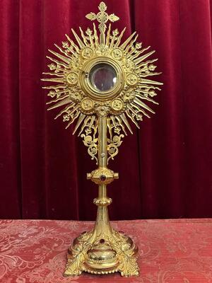 Monstrance With Original Lunula style Gothic - Style en Brass / Gilt / Stones / Enamel / Glass, France 19 th century ( Anno 1865 )