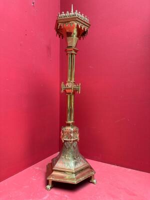 Pascal-Candle - Holder Measures Height Without Pin style Gothic - Style en Brass / Bronze / Gilt, Belgium  19 th century ( Anno 1885 )