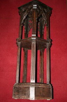 Pedestal  style Gothic - Style en Oak wood, France 19 th century