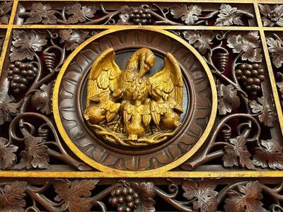 Relief Feeding Pelikan style Gothic - Style en Hand - Carved Wood Oak, Netherlands  19 th century ( Anno 1865 )