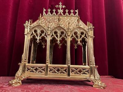 Reliquary style Gothic - Style en Bronze - Gilt Polished & Varnished, France 19 th century ( Anno 1885 )