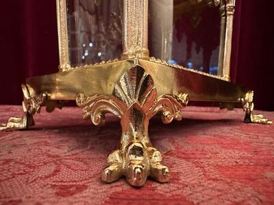 Reliquary. style Gothic - Style en Brass / Bronze / Gilt /  Polished and Varnished, France 19 th century ( Anno 1865 )