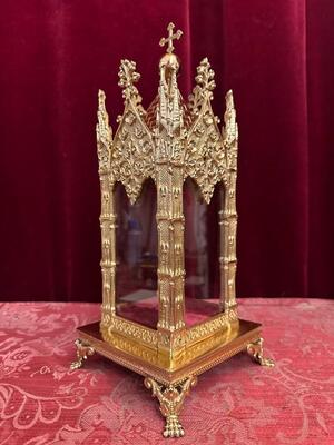 Reliquary  style Gothic - Style en Brass / Bronze / Gilt /  Polished and Varnished, France 19 th century ( Anno 1865 )
