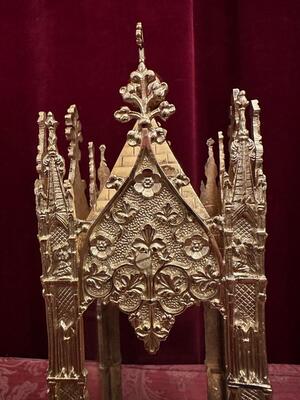 Reliquary  style Gothic - Style en Brass / Bronze / Gilt /  Polished and Varnished, France 19 th century ( Anno 1865 )