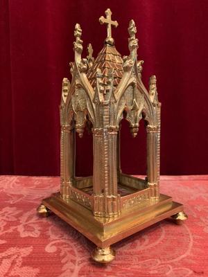 Reliquary style Gothic - Style en Full Bronze Gilt, France 19th century ( anno 1885 )