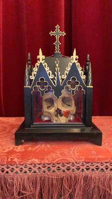 Reliquary - Relic Capite ( Pars Of Skull ) St. Justini style Gothic - style en Wood / Glass / Originally Sealed, Monastery in France 19 th century ( Anno 1845 )