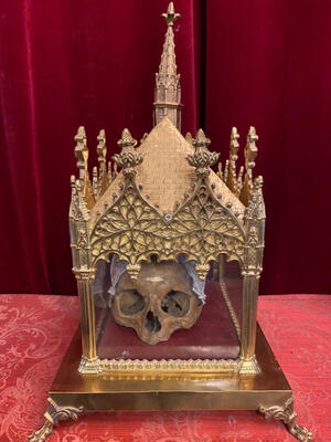 Reliquary - Relic Caput ( Skull ) St. Adelina / St. Adeliné V.M. style Gothic - style en Bronze / Gilt / Glass, France 19 th century / Skull before 1750