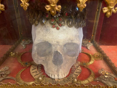 Reliquary - Relic Caput ( Skull ) St. Urbani M. style Gothic - style en Brass / Bronze / Glass , France 19 th century ( Anno 1855 )