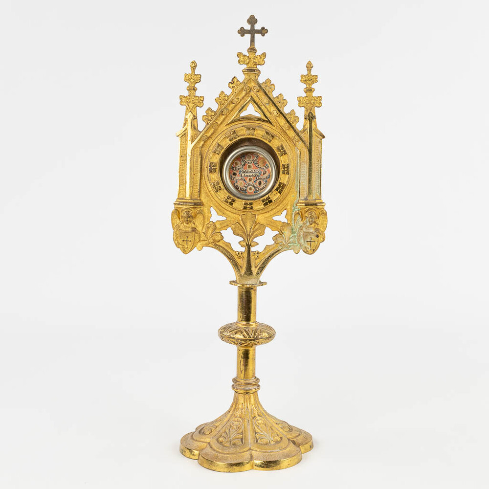 1 Gothic - Style Reliquary - Relic Mutiple Relics