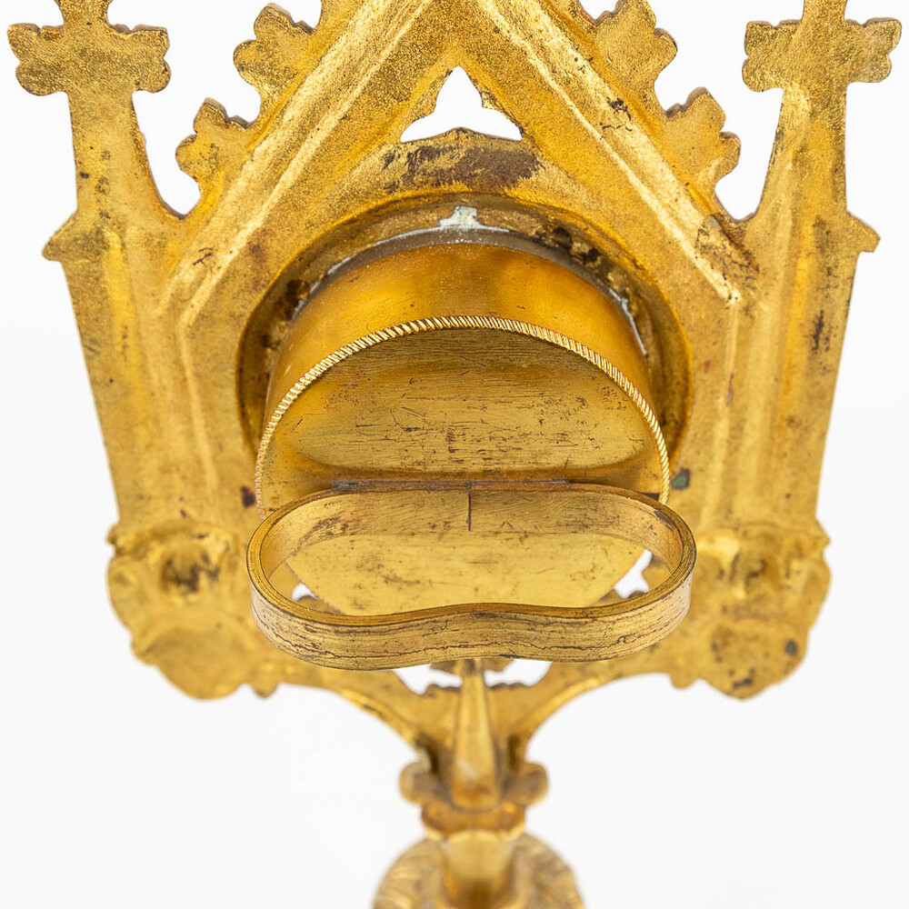 1 Gothic - Style Reliquary - Relic Mutiple Relics